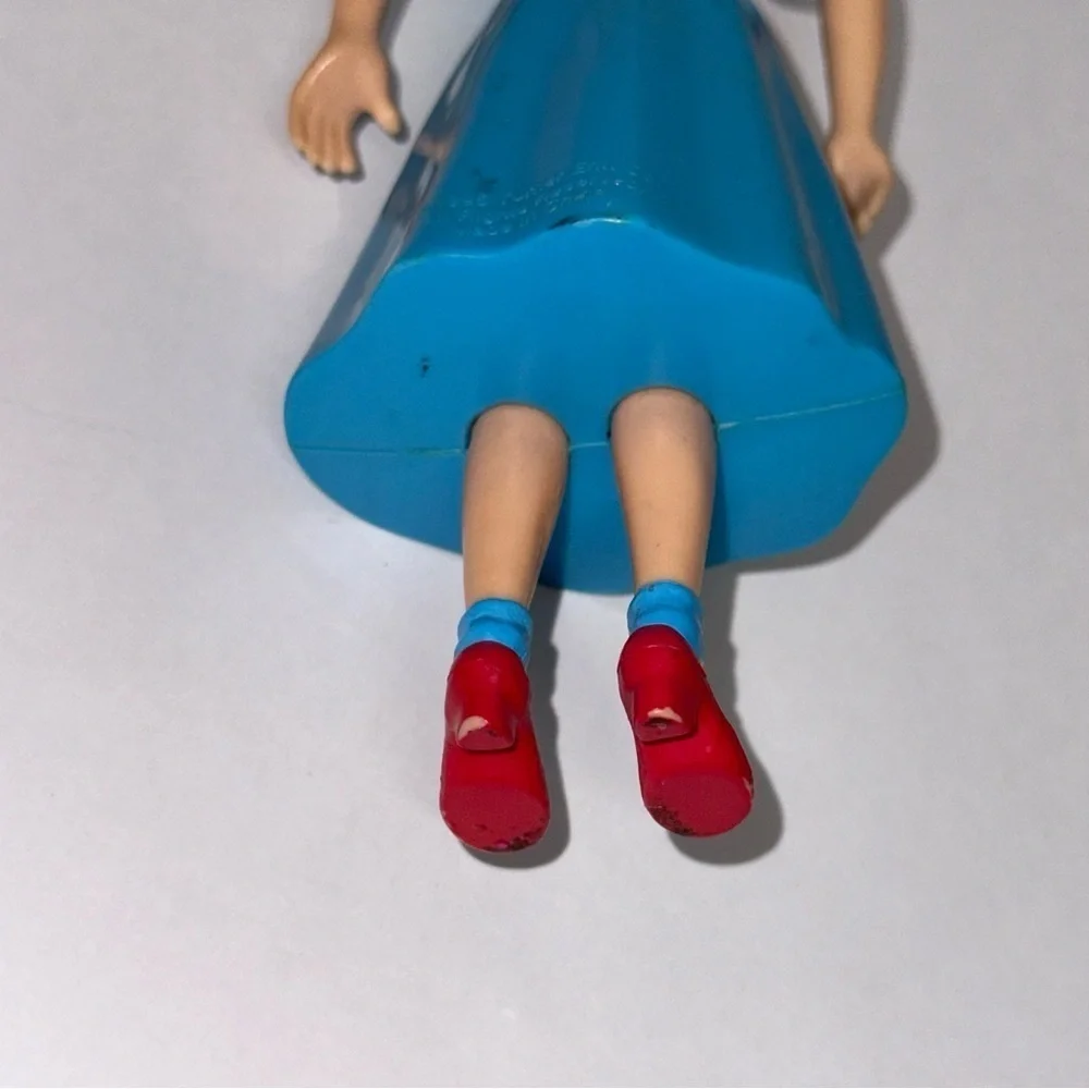 Dorothy Wizard of Oz Posable Twist Turn Figure 1995 Turner Entertainment Plastic